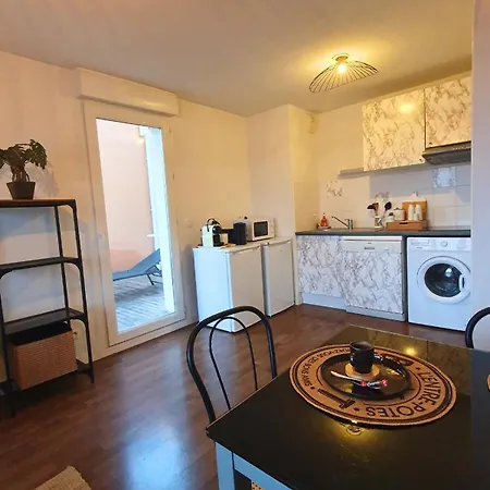 Cosy Equipe Avec Terrasse, Wifi * Pont-de-la-Maye