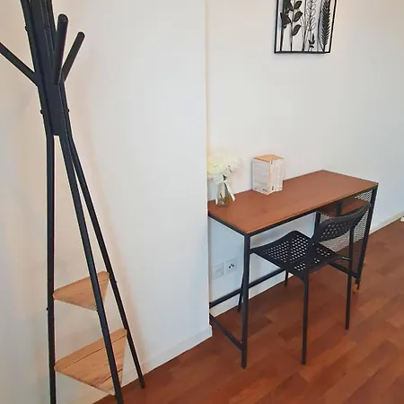 Apartment Cosy Equipe Avec Terrasse, Wifi *